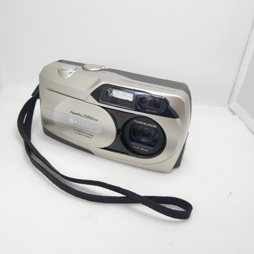 Fotocamera digitale compatta