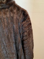 Pelliccia visone marron scuro  lavorata a striscie lavorata a mano