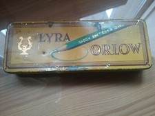 SCATOLA PORTA PENNE DI LATTA VECCHIA - LYRA ORLOW PUBBLICITARIA