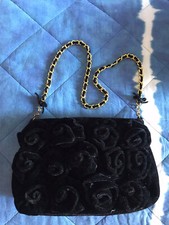 borsa piccola elegante nera in velluto Camomilla