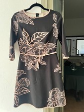 Abito elegante da donna nero e