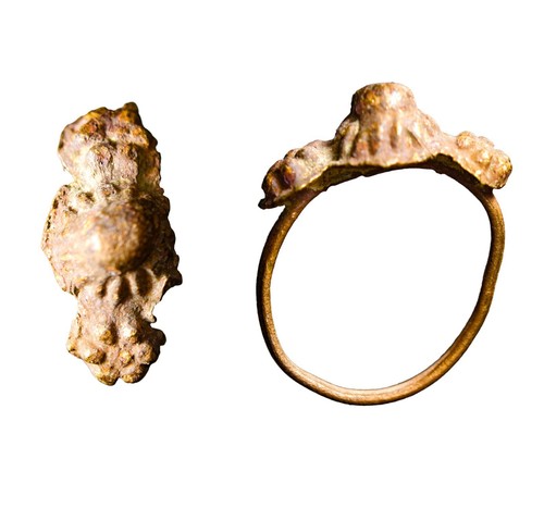 Anello antico crociato