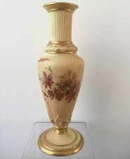 Vaso porcellana Royal Worcester Blush dipinto a mano datato 1897
