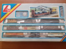 Lima grande scatola contenente un treno merci con carro gru usato pochissimo