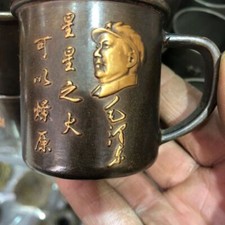 Statua presidente tazza vino