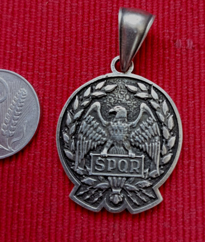 Carum est quod - est, rarum