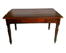 Tavolo in legno di abete gambe tornite Toscana fine Ottocento.