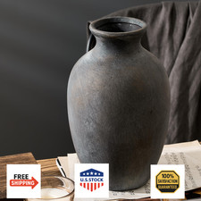 Grande vaso di fiori rustici