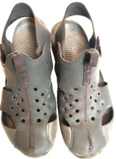  Nike Sunray, Childs Size 4(approximately) Black