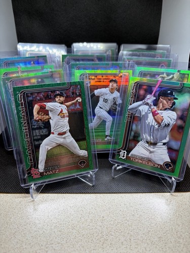 Topps 2025 green - topps, 13"