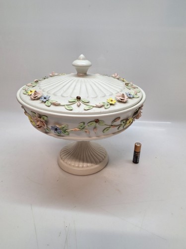 Centro tavola capodimonte con - tavola,