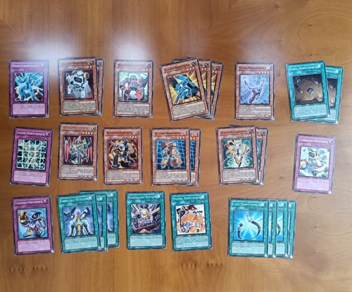 Lotto 28 carte - yu-gi-oh!,