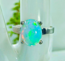 Anello con pietre preziose