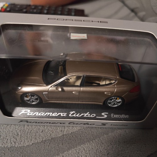 Minichamps porsche panamera - porsche,