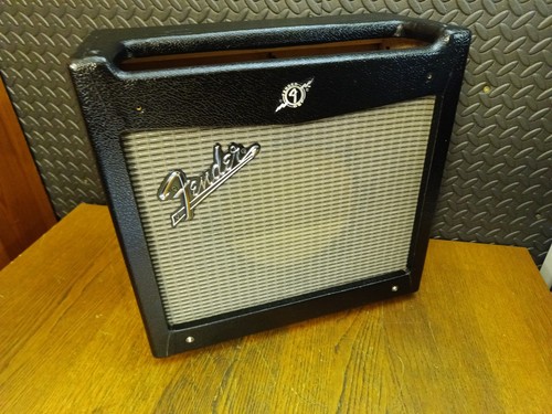 Amplificatore chitarra cabina