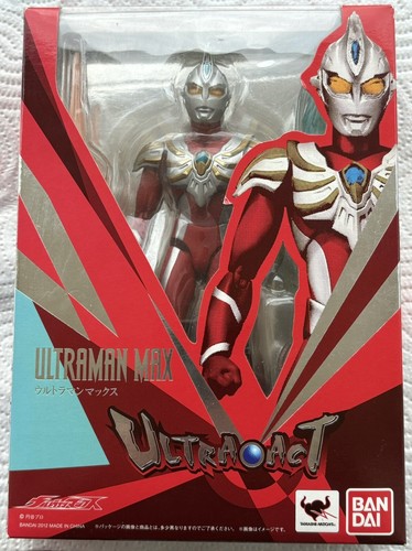 Ultraman max ultra - ultra, bandai