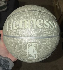 Nuovo! Hennessy NBA Basketball