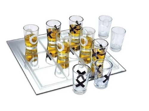 Tic tac toe shot - tac, bicchiere