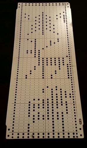 Una carta perforata mano - perforata,