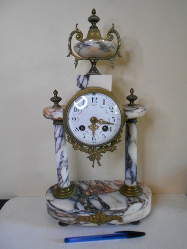 Anciene pendule portique