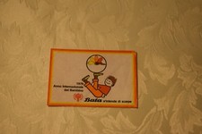 Adesivo Sticher Bata Scarpe 1979 Anno Internazionale del Bambino cm. 7,5x5 R251^