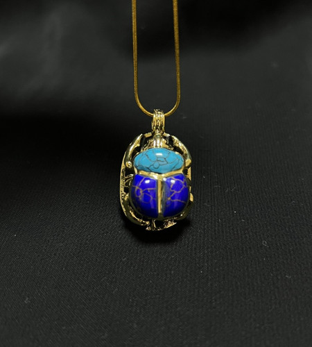 Collana con ciondolo scarabeo