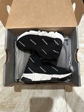 Balenciaga Speed Runner Logo