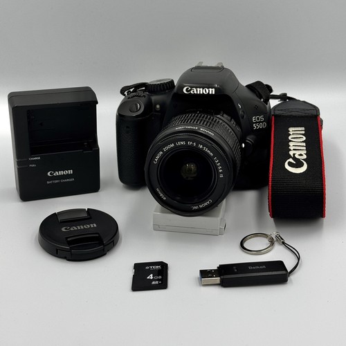 Kit fotocamera reflex digitale