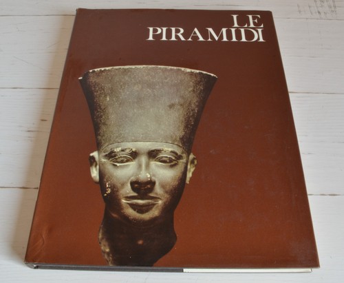 Desmond stewart pirami i - le,