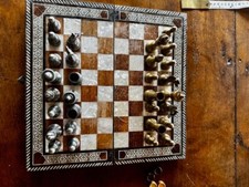 Scacchiera/Backgammon in legno finemente intarsiato – Set completo con pezzi in