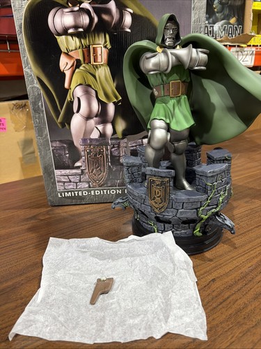 Statua bowen doctor doom - statua,