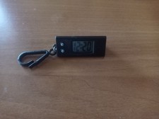 Portachiavi Orologio Nero Con Pulsanti Regolazione Ore Giorno E Mese