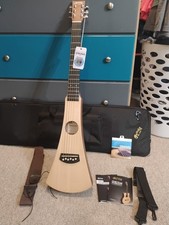 Chitarra acustica da viaggio