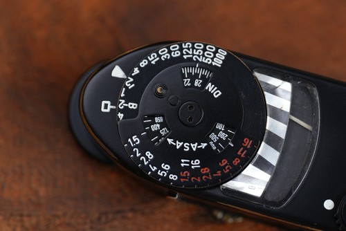 Leica light meter - mc,