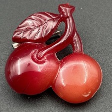 Spilla ciliegia rossa vintage