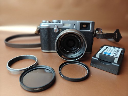 Fujifilm finepix series x100 - x,