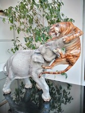 PORCELLANE TAY-ITALIA MAESTOSA SCULTURA -G. Tagliariol  , l'elefante e la tigre.