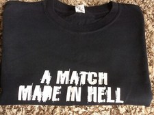 Uomo. Nero. Maglietta Match