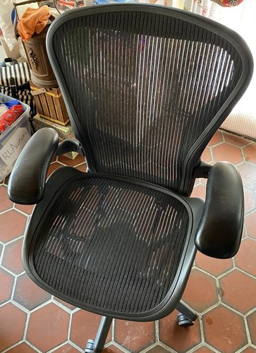 Herman miller classic aeron - classic,
