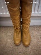 Stivali sopra il ginocchio in