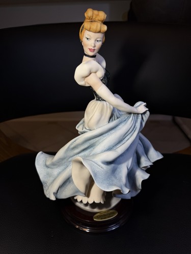 Cinderella 1624c sculpture - cinderella,