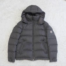 Piumino corto MONCLER