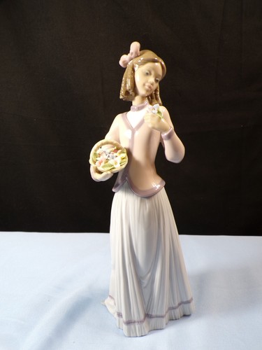 Lladro porcelain figurine - lladro,