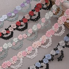 Tessuto bordo pizzo ricamato