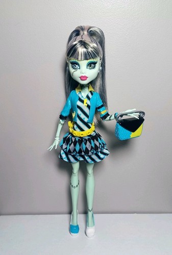 Monster high doll - high, day