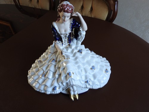 Large beautiful royal dux - beautiful,