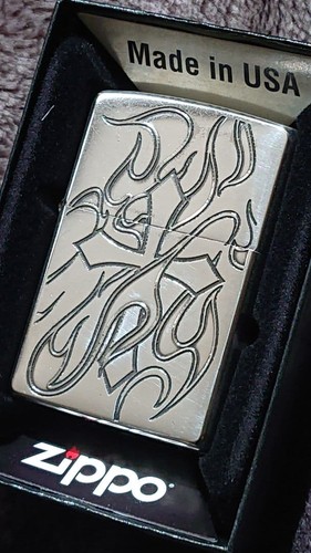 Zippo flame cross - &,