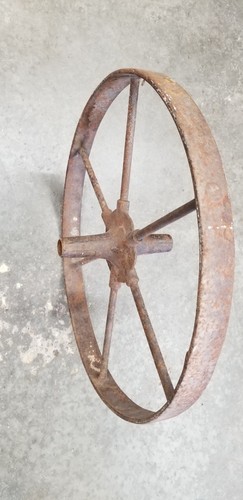 Antico primitivo carro - a, raggi