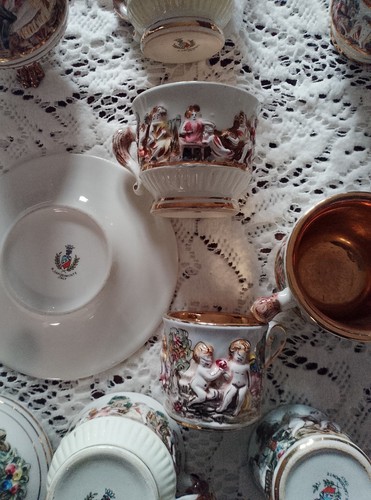 Tazze tazzine con decori in - e,