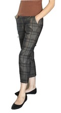 Pantaloni corti poco più del
